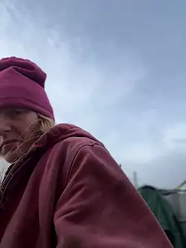 Snapshot of GoldenFlameGoddess chatting on February 25, 2026, 4:05 pm GoldenFlameGoddess online show from February 25, 2026, 4:05 pm