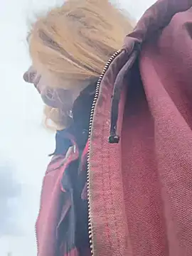 Snapshot of GoldenFlameGoddess chatting on March 1, 2026, 5:48 pm GoldenFlameGoddess online show from March 1, 2026, 5:48 pm