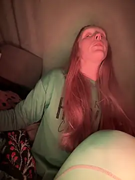 Snapshot of GoldenFlameGoddess chatting on March 5, 2026, 4:19 am GoldenFlameGoddess online show from March 5, 2026, 4:19 am