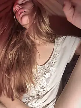 Snapshot of GoldenFlameGoddess chatting on March 16, 2026, 5:44 am GoldenFlameGoddess online show from March 16, 2026, 5:44 am