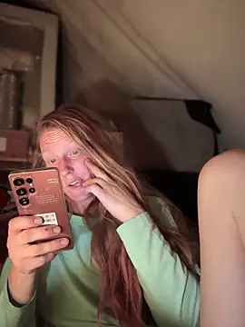 Snapshot of GoldenFlameGoddess chatting on April 11, 2026, 4:39 am GoldenFlameGoddess online show from April 11, 2026, 4:39 am