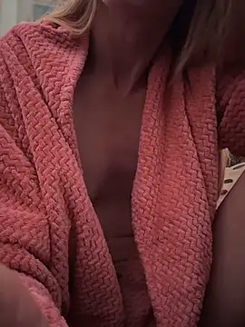 GoldenFlameGoddess online show from May 29, 2026, 2:48 pm