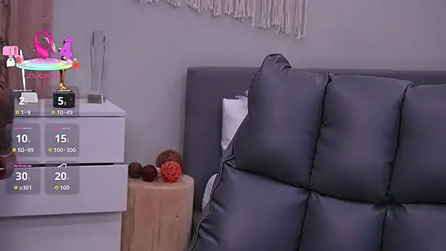 Molly Jons online show from November 26, 2025, 1:06 am