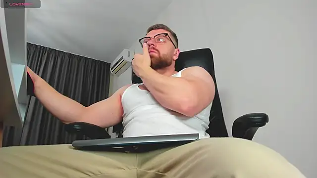 Findom guy online show from February 10, 2026, 12:53 pm