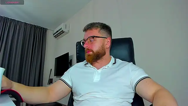 Findom guy online show from March 26, 2026, 12:22 pm