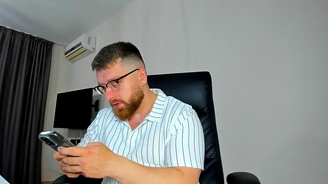 Findom guy online show from April 14, 2026, 9:48 am