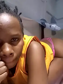 Snapshot of Queentesi chatting on January 3, 2025, 11:35 am Queentesi online show from January 3, 2025, 11:35 am
