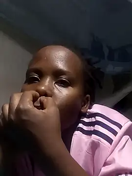 Snapshot of Queentesi chatting on January 12, 2025, 5:54 pm Queentesi online show from January 12, 2025, 5:54 pm