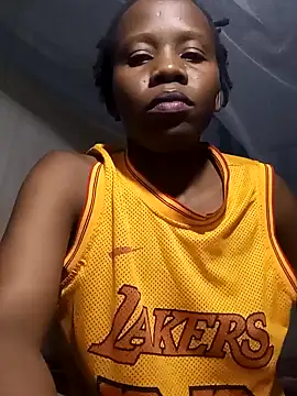 Snapshot of Queentesi chatting on February 3, 2025, 5:46 pm Queentesi online show from February 3, 2025, 5:46 pm