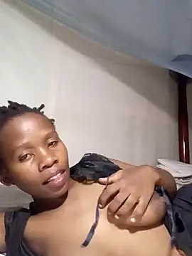 Snapshot of Queentesi chatting on February 9, 2025, 12:30 pm Queentesi online show from February 9, 2025, 12:30 pm