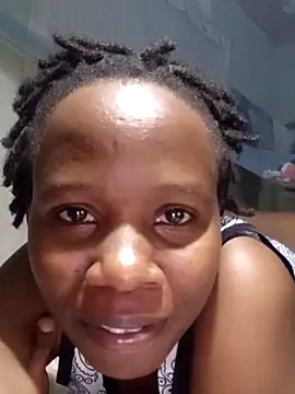 Snapshot of Queentesi chatting on February 15, 2025, 5:28 pm Queentesi online show from February 15, 2025, 5:28 pm