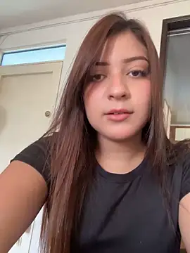 Zoe Lennoxx online show from May 14, 2026, 4:25 pm
