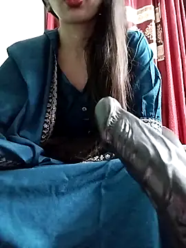 Snapshot of Noor_Darliing chatting on November 13, 2025, 3:33 pm Noor Darliing online show from November 13, 2025, 3:33 pm