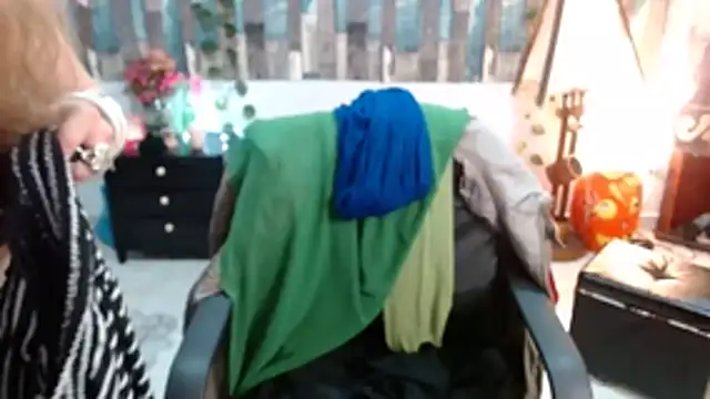 KarimaSarabe online show from November 4, 2025, 9:36 pm