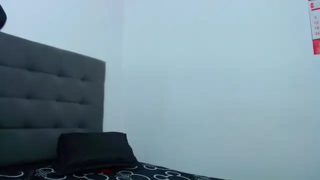 hanna rabbit  online show from October 12, 2025, 2:21 am