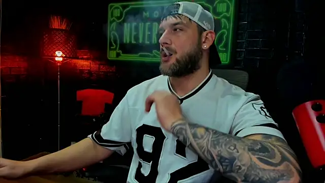 LexXHardy online show from February 24, 2025, 10:58 pm