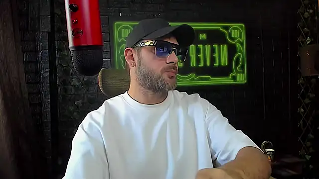 LexXHardy online show from September 18, 2025, 12:40 pm