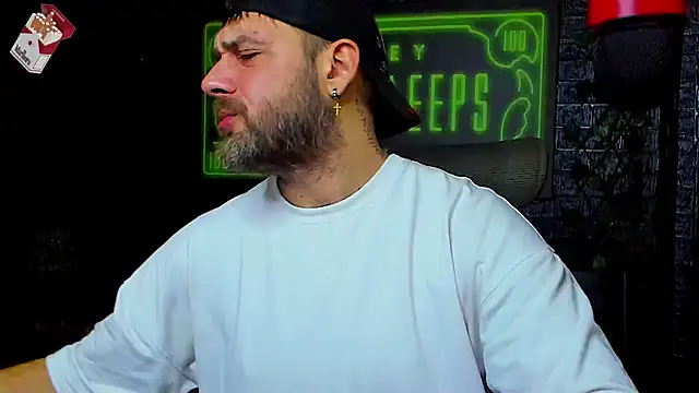 LexXHardy online show from November 8, 2025, 3:12 pm