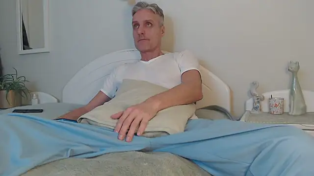 Snapshot of StrongBill chatting on January 19, 2025, 3:42 pm StrongBill online show from January 19, 2025, 3:42 pm