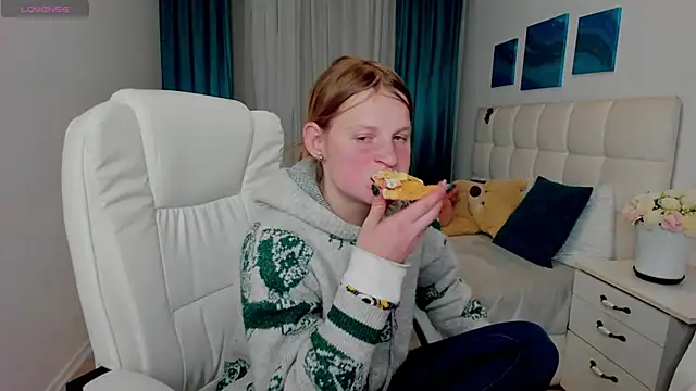 Kathlyn  Heath online show from February 5, 2025, 7:20 pm