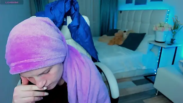 Kathlyn  Heath online show from March 11, 2025, 6:41 pm