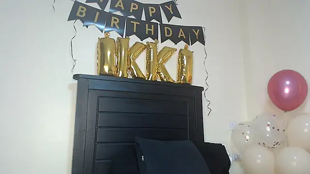 Snapshot of NIKKIE_LOVE chatting on January 21, 2025, 4:32 am NIKKIE LOVE online show from January 21, 2025, 4:32 am