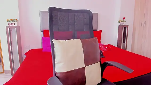 michacosio online show from September 14, 2025, 6:51 pm