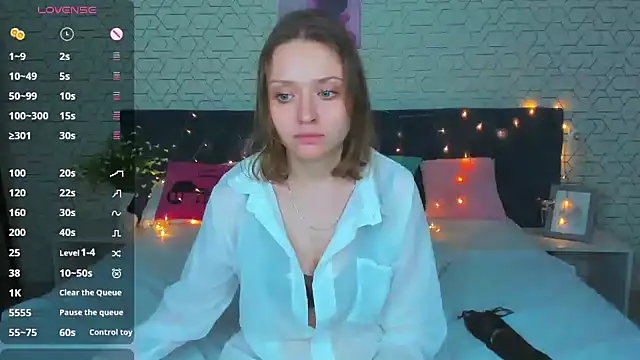 Snapshot of Linda_Bryant chatting on February 1, 2025, 3:19 am Linda Bryant online show from February 1, 2025, 3:19 am