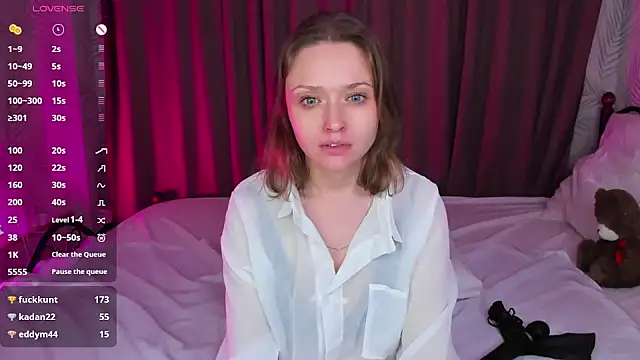 Snapshot of Linda_Bryant chatting on February 16, 2025, 2:42 am Linda Bryant online show from February 16, 2025, 2:42 am