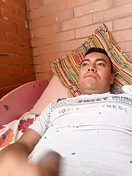 Snapshot of Diego_leon27 chatting on October 11, 2025, 4:49 pm Diego leon27 online show from October 11, 2025, 4:49 pm