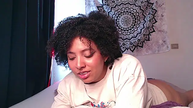 Snapshot of michell_bling1 chatting on December 16, 2024, 1:32 pm michell bling1 online show from December 16, 2024, 1:32 pm