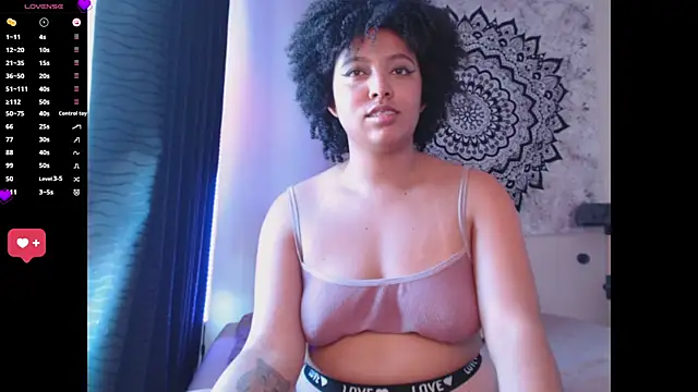 Snapshot of michell_bling1 chatting on February 27, 2025, 3:58 am michell bling1 online show from February 27, 2025, 3:58 am