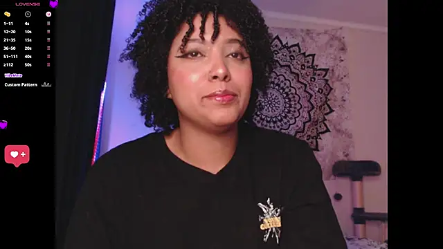 Snapshot of michell_bling1 chatting on March 2, 2025, 5:01 am michell bling1 online show from March 2, 2025, 5:01 am