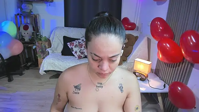 Cuttiealice online show from February 16, 2025, 12:43 pm