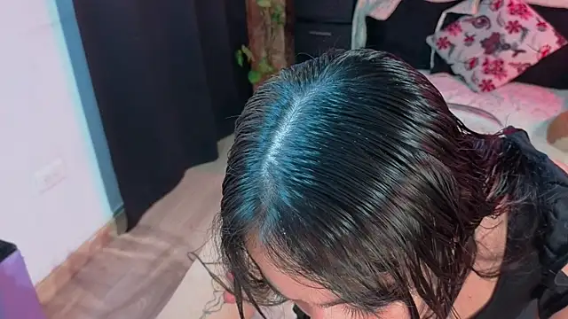 Cuttiealice online show from September 21, 2025, 1:13 pm