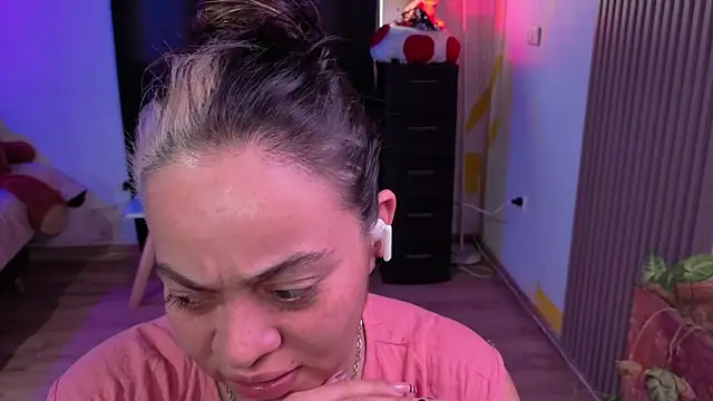 Cuttiealice online show from November 13, 2025, 3:55 pm