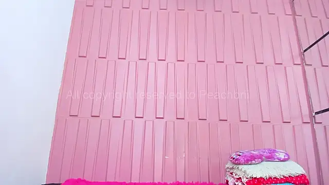 Briana Wells  online show from October 7, 2025, 1:19 pm