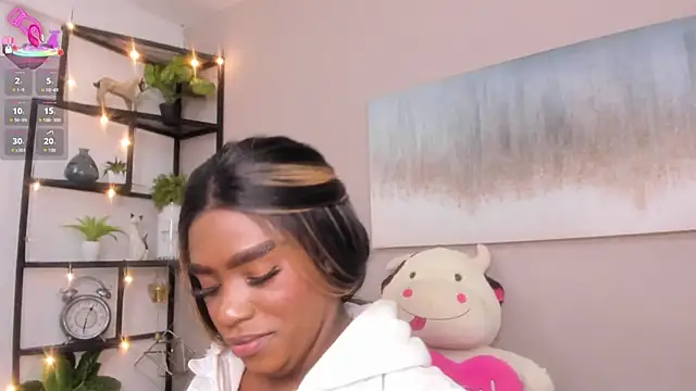 Briana Wells  online show from December 15, 2025, 12:42 pm