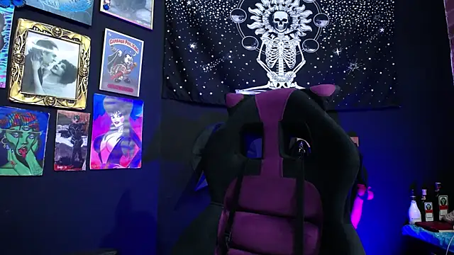 Yourmadame P online show from January 7, 2025, 9:03 pm