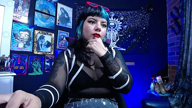 Yourmadame P online show from January 28, 2025, 9:40 pm