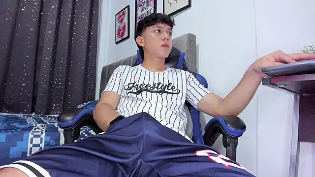 The skinnyguys online show from November 16, 2025, 10:04 pm