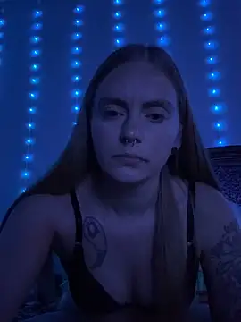 LuvLaceyXXO online show from April 26, 2026, 3:04 am