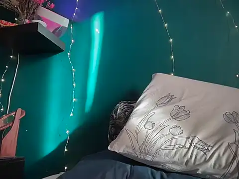 MistyParadiso online show from March 18, 2025, 4:04 pm