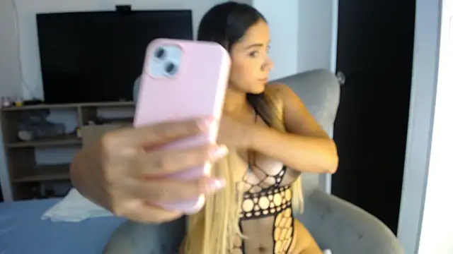 Snapshot of natalie_fox23 chatting on January 29, 2025, 3:37 pm natalie fox23 online show from January 29, 2025, 3:37 pm