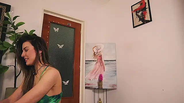 Misslullu online show from April 1, 2026, 1:41 pm