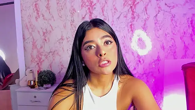 SophiieWilson  online show from November 8, 2025, 3:07 am