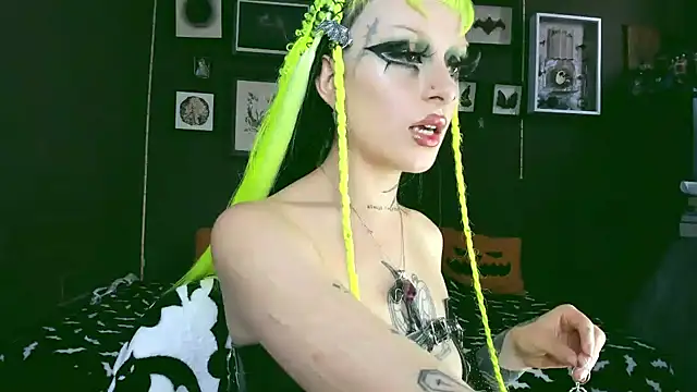 insania 9999  online show from January 17, 2025, 4:26 pm