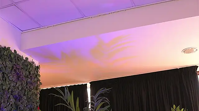 HotSkinnyX online show from February 22, 2025, 6:06 am