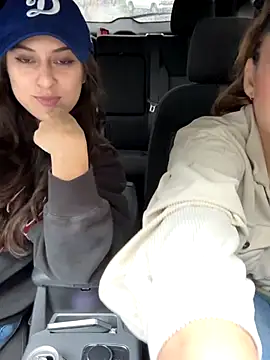 LeaGambit   online show from November 14, 2025, 8:07 pm