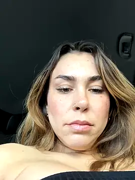 LeaGambit   online show from December 18, 2025, 4:46 pm